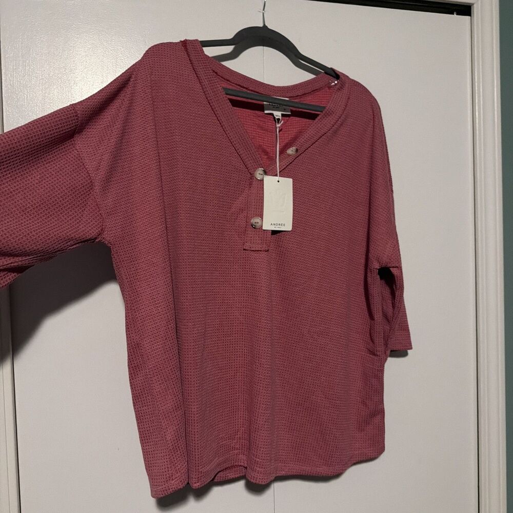 Regular Vneck Waffle Knit Top By Andre